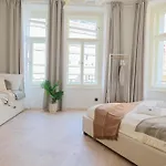 4 Minutes National Theather Apartment, Prague
