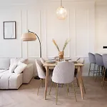 4 Minutes National Theather Apartment, Prague